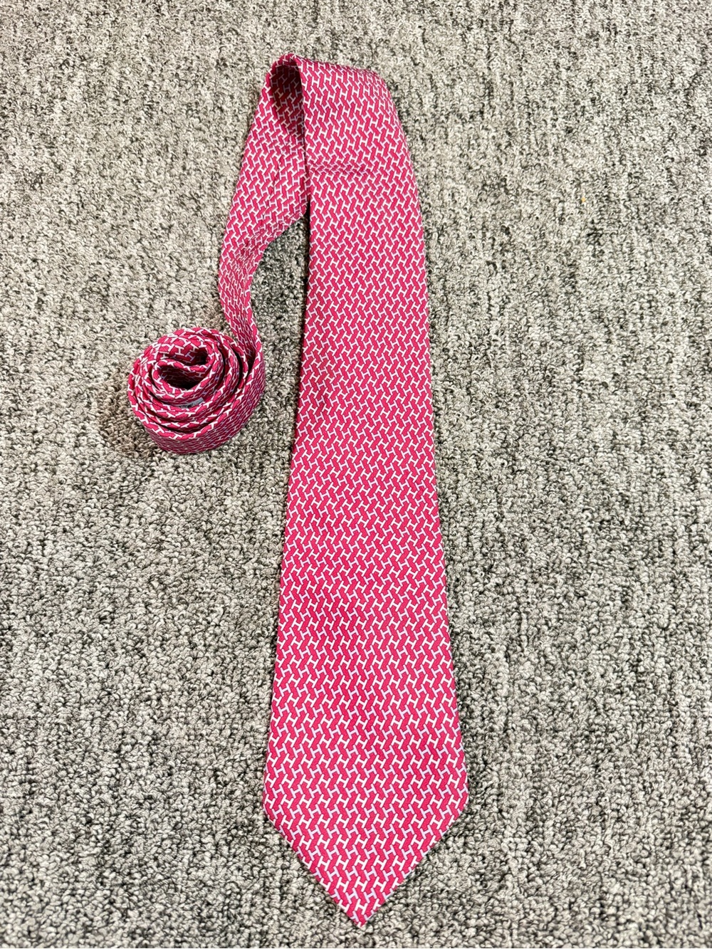 Hermes Paris 100% genuine 100% silk Neck Tie